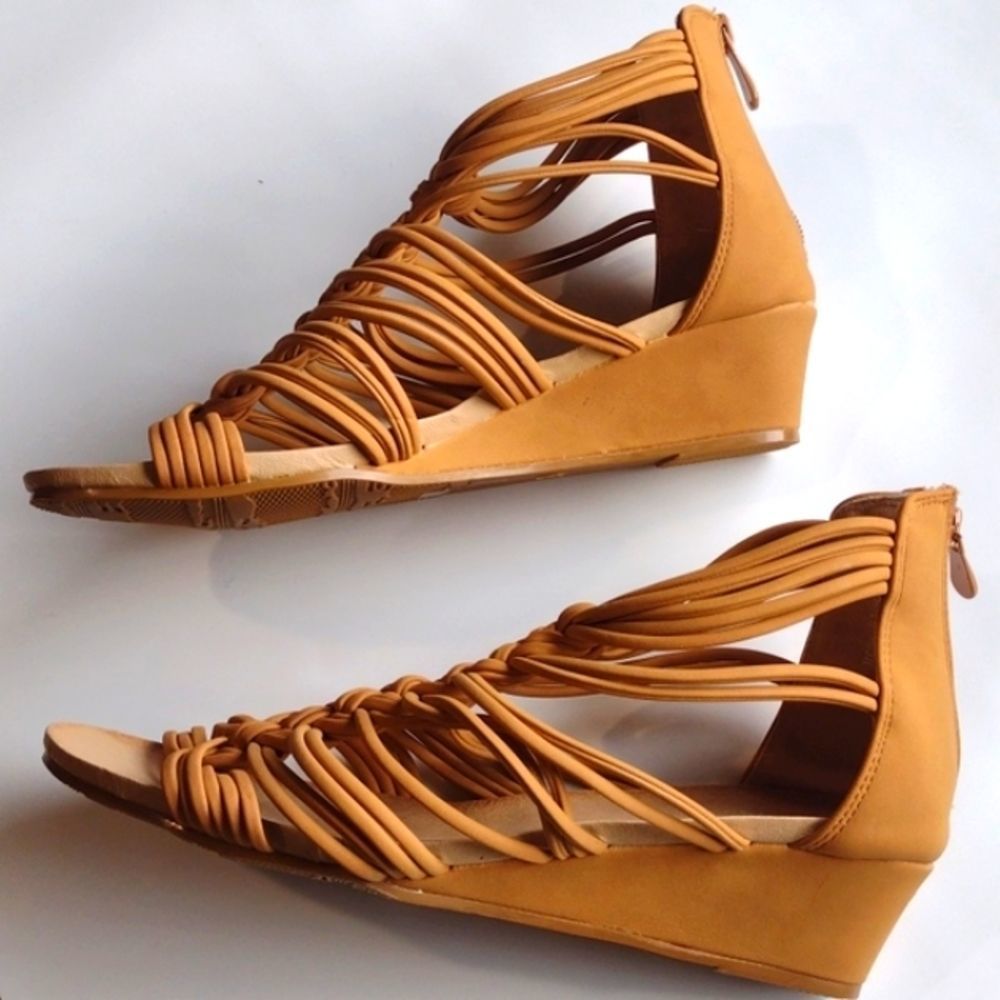 Steven Ella Vegan Strappy Summer Sandals Size 10 NEW